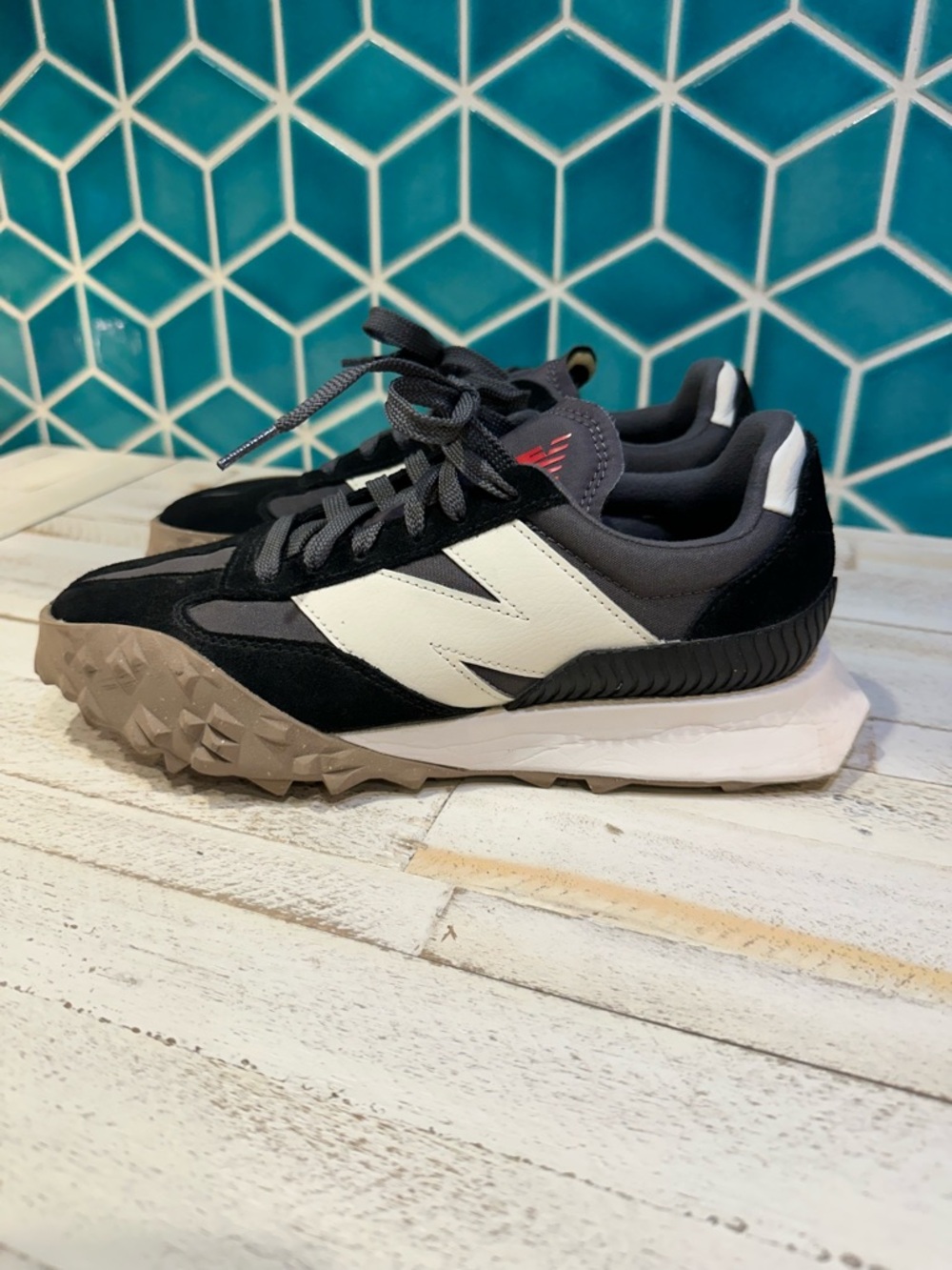 New Balance XC-72 Men's Black and White Retro Runner Sneakers